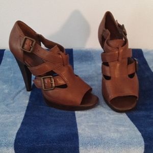 Gianni Bini high heel size 7M